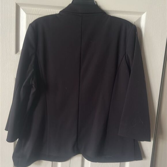 LC Lauren Conrad Women's Blazer in Black! - Picture 2 of 5